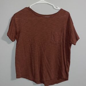brown tee shirt